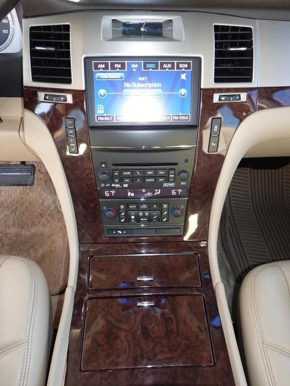 used 2014 Cadillac Escalade ESV car, priced at $13,950