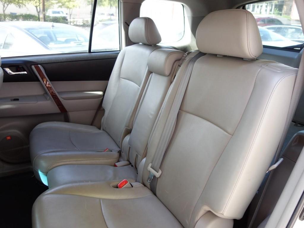 used 2012 Toyota Highlander car, priced at $13,950