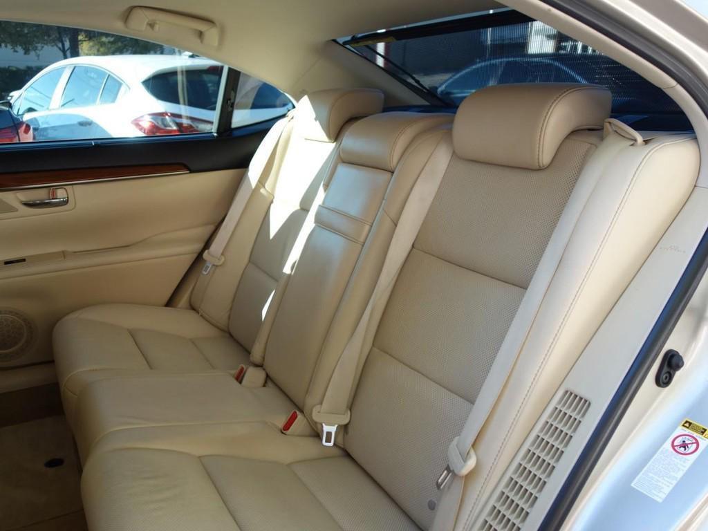 used 2014 Lexus ES 300h car, priced at $10,950