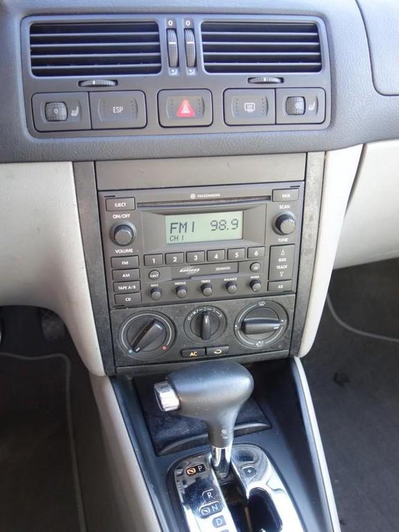 used 2005 Volkswagen Jetta car, priced at $3,950