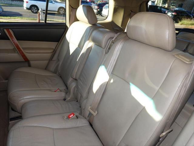 used 2010 Toyota Highlander car, priced at $11,950