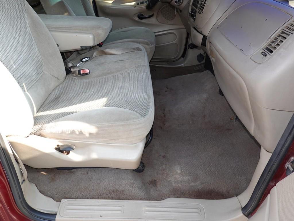 used 2001 Ford Expedition car, priced at $3,950