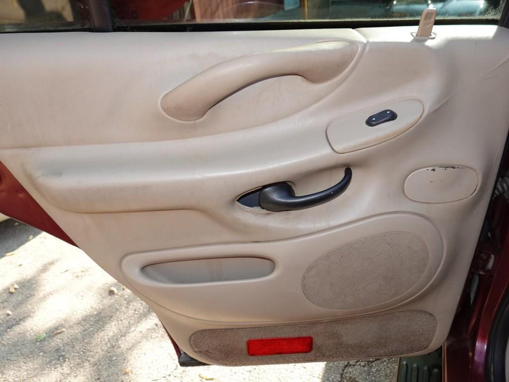 used 2001 Ford Expedition car, priced at $3,950