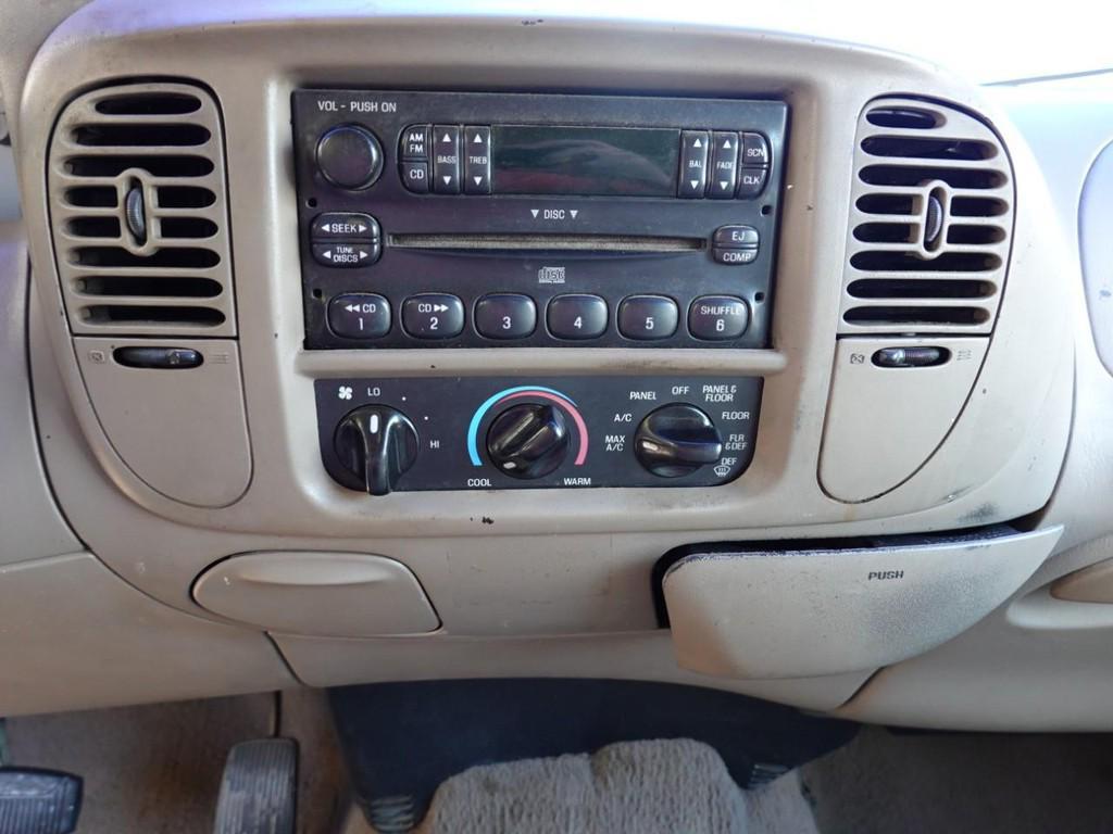 used 2001 Ford Expedition car, priced at $3,950