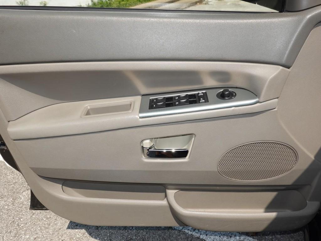 used 2006 Jeep Grand Cherokee car, priced at $5,950