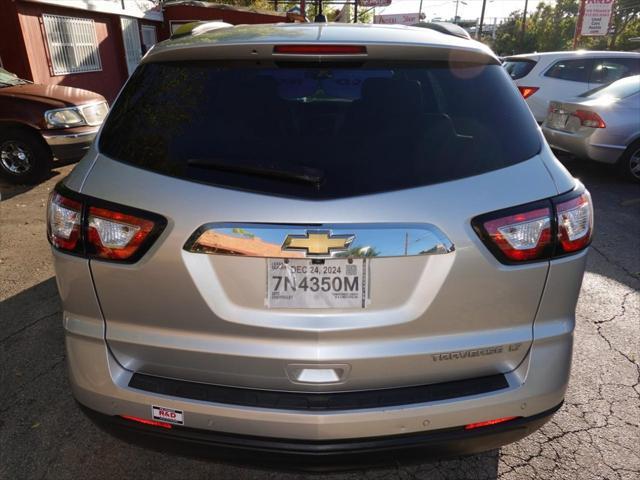 used 2015 Chevrolet Traverse car, priced at $9,950