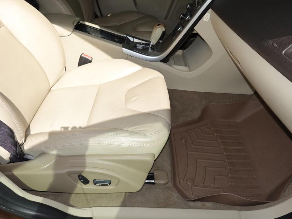 used 2010 Volvo XC60 car, priced at $5,950