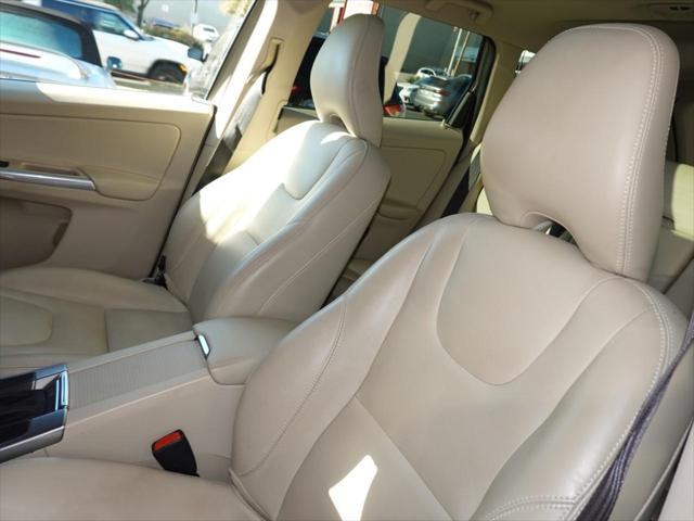 used 2016 Volvo XC60 car, priced at $12,950