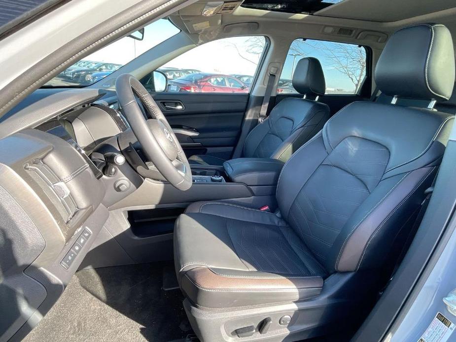 new 2025 Nissan Pathfinder car, priced at $47,950