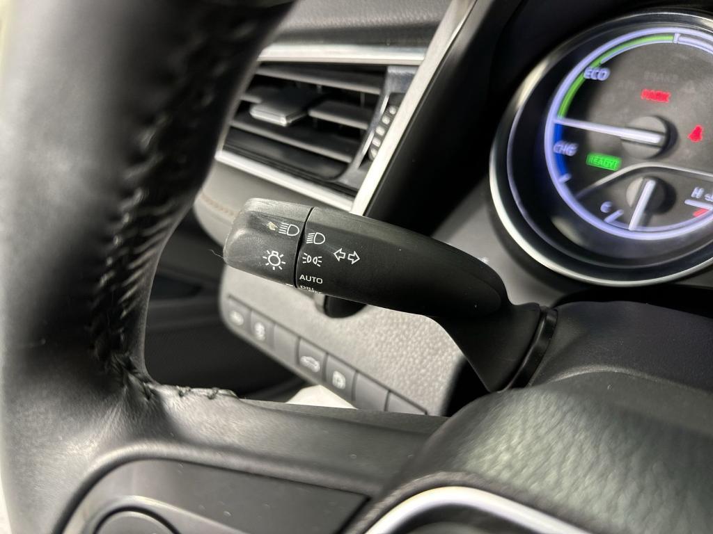 used 2018 Toyota Camry Hybrid car, priced at $15,116