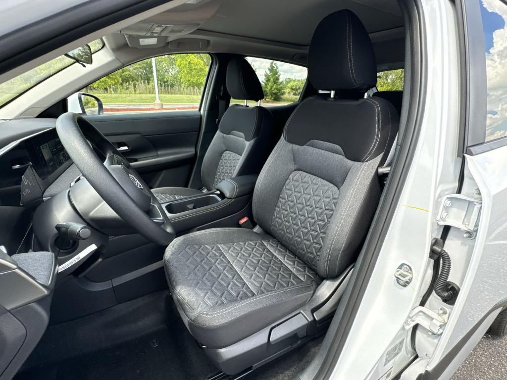 new 2025 Nissan Kicks car, priced at $24,919