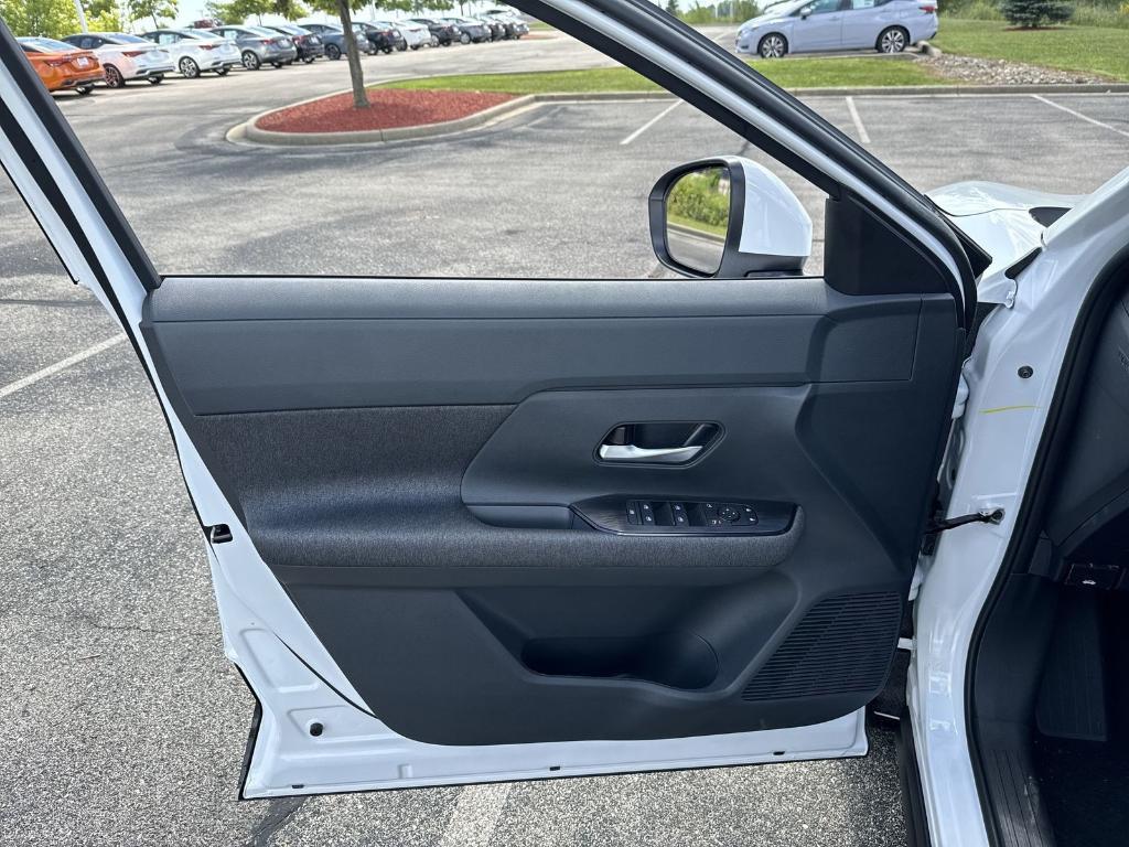 new 2025 Nissan Kicks car, priced at $24,919