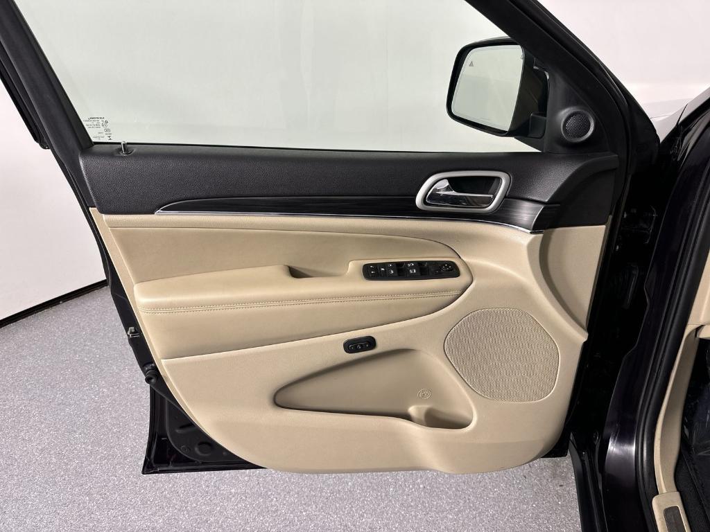 used 2021 Jeep Grand Cherokee car, priced at $24,922