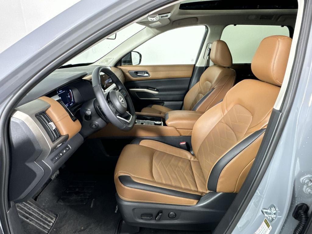 used 2025 Nissan Pathfinder car, priced at $45,316