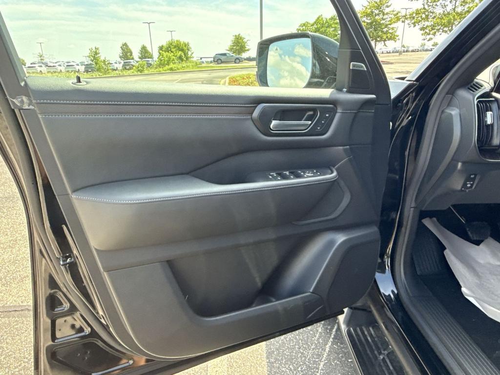 new 2025 Nissan Armada car, priced at $66,090