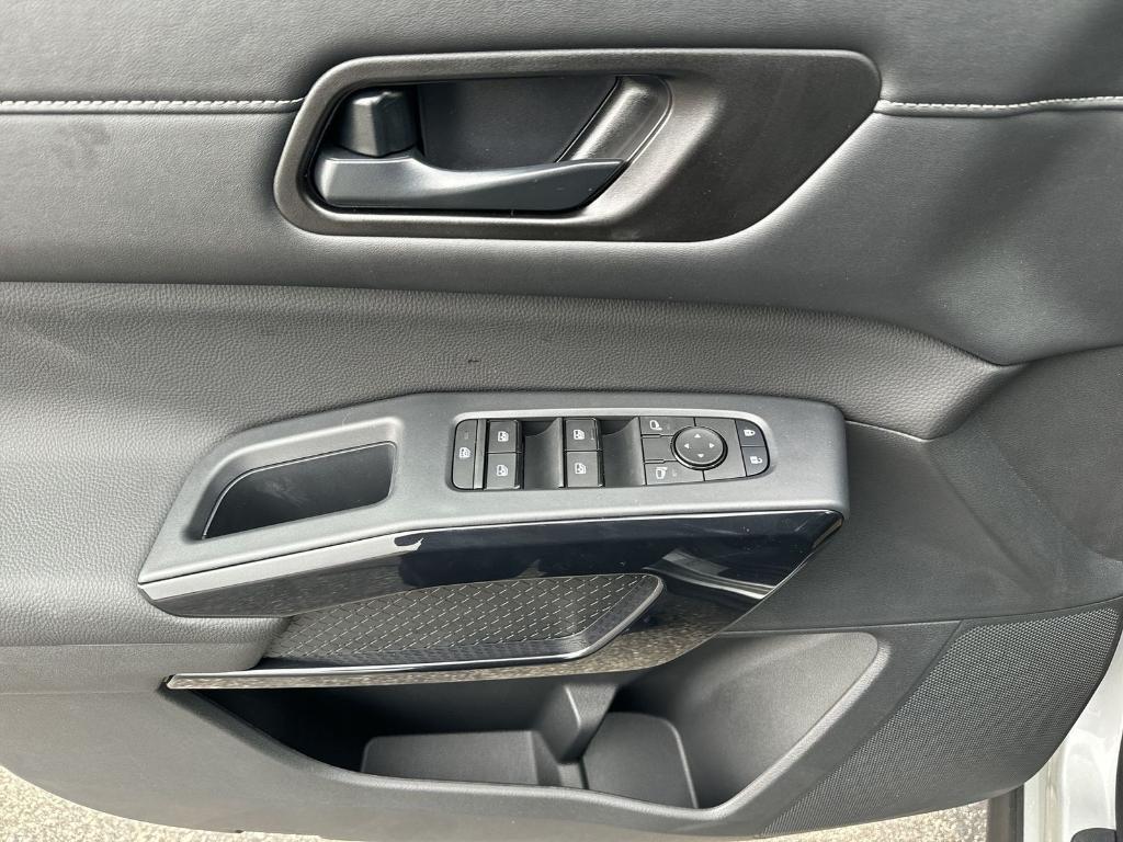 new 2025 Nissan Pathfinder car, priced at $32,775