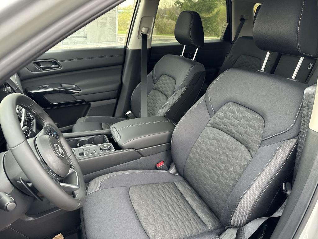 new 2025 Nissan Pathfinder car, priced at $32,775