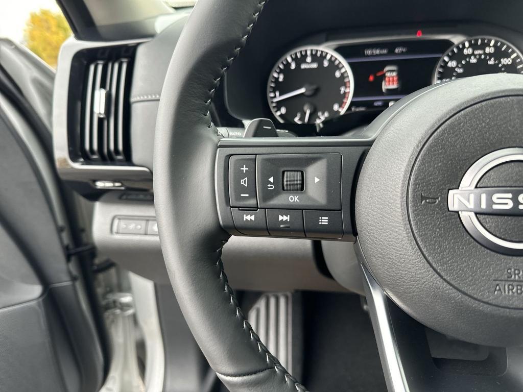 new 2025 Nissan Pathfinder car, priced at $32,775