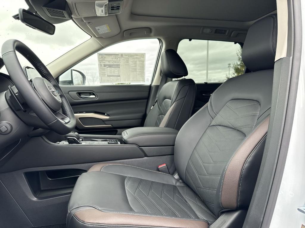 new 2025 Nissan Pathfinder car, priced at $44,131