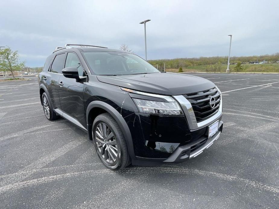 new 2024 Nissan Pathfinder car, priced at $40,305