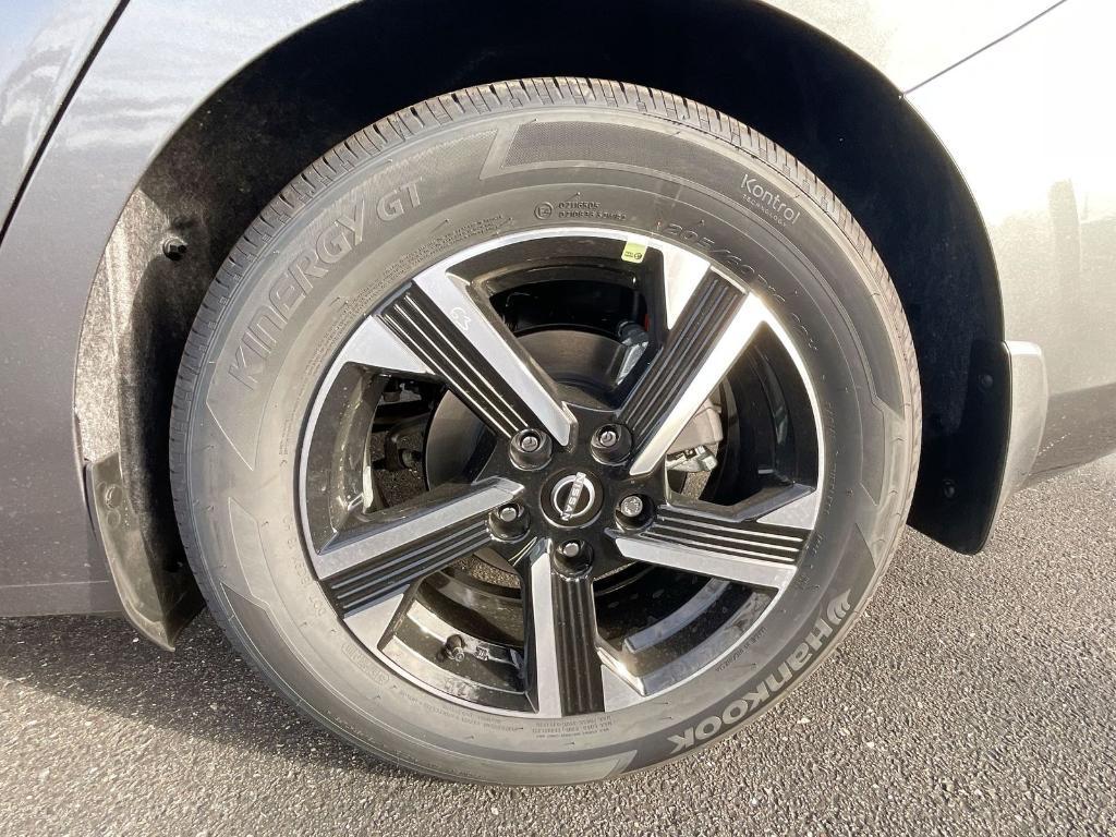 new 2025 Nissan Sentra car, priced at $18,811