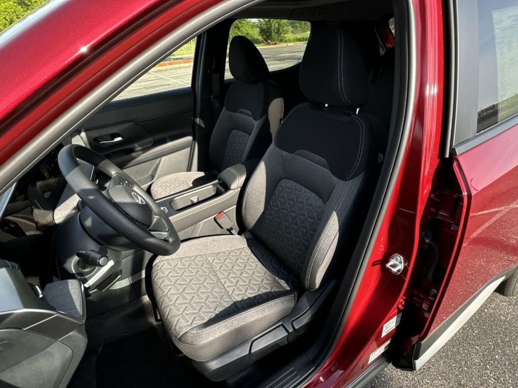 new 2025 Nissan Kicks car, priced at $29,130