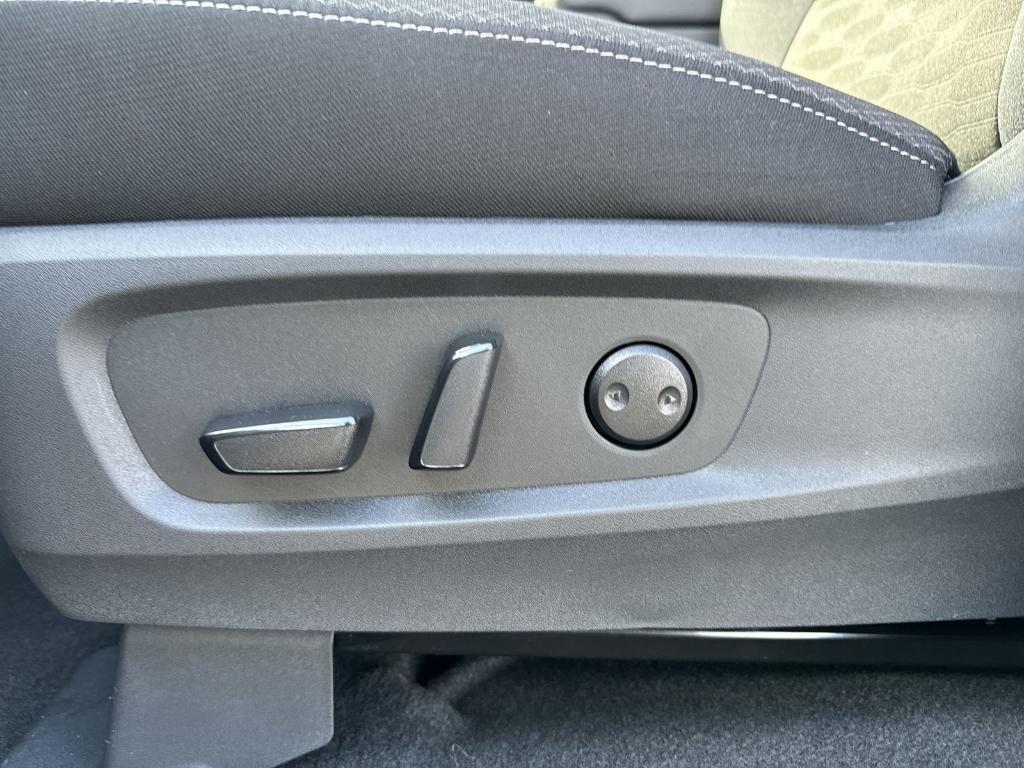 new 2025 Nissan Pathfinder car, priced at $32,810