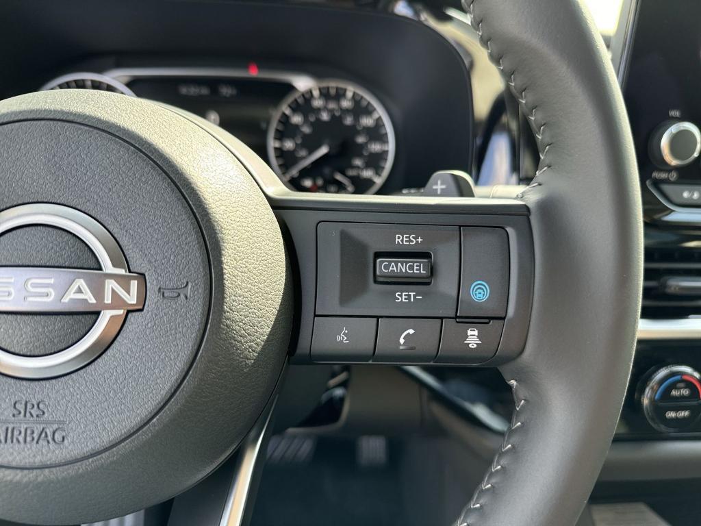 new 2025 Nissan Pathfinder car, priced at $32,810