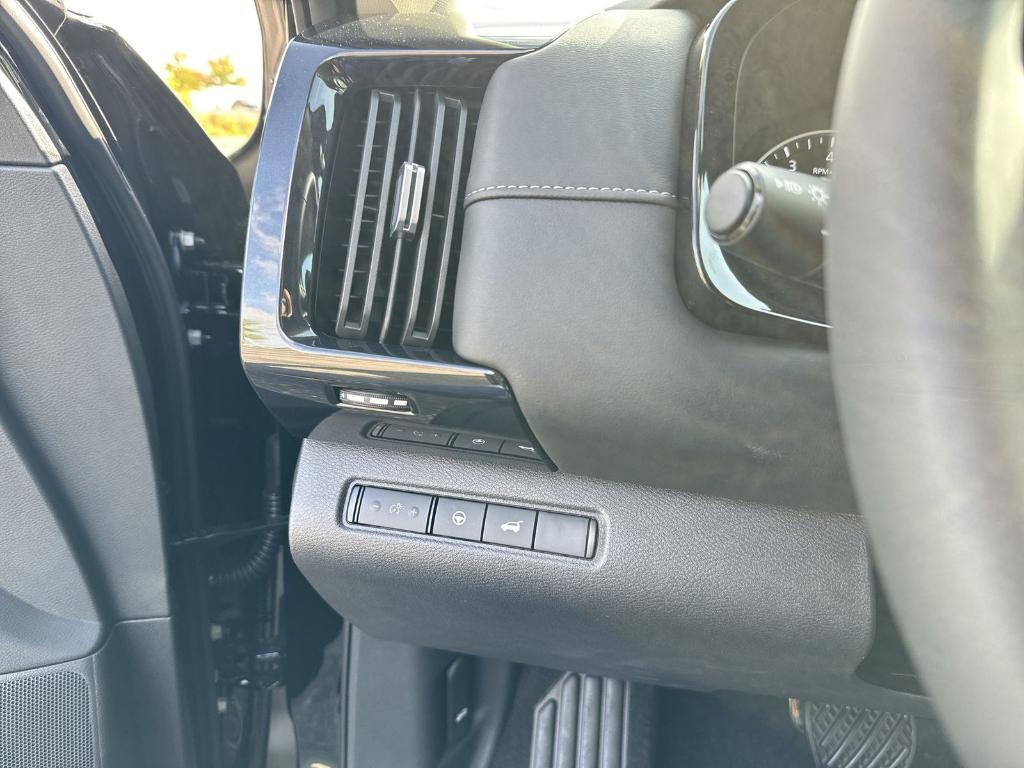 new 2025 Nissan Pathfinder car, priced at $32,810