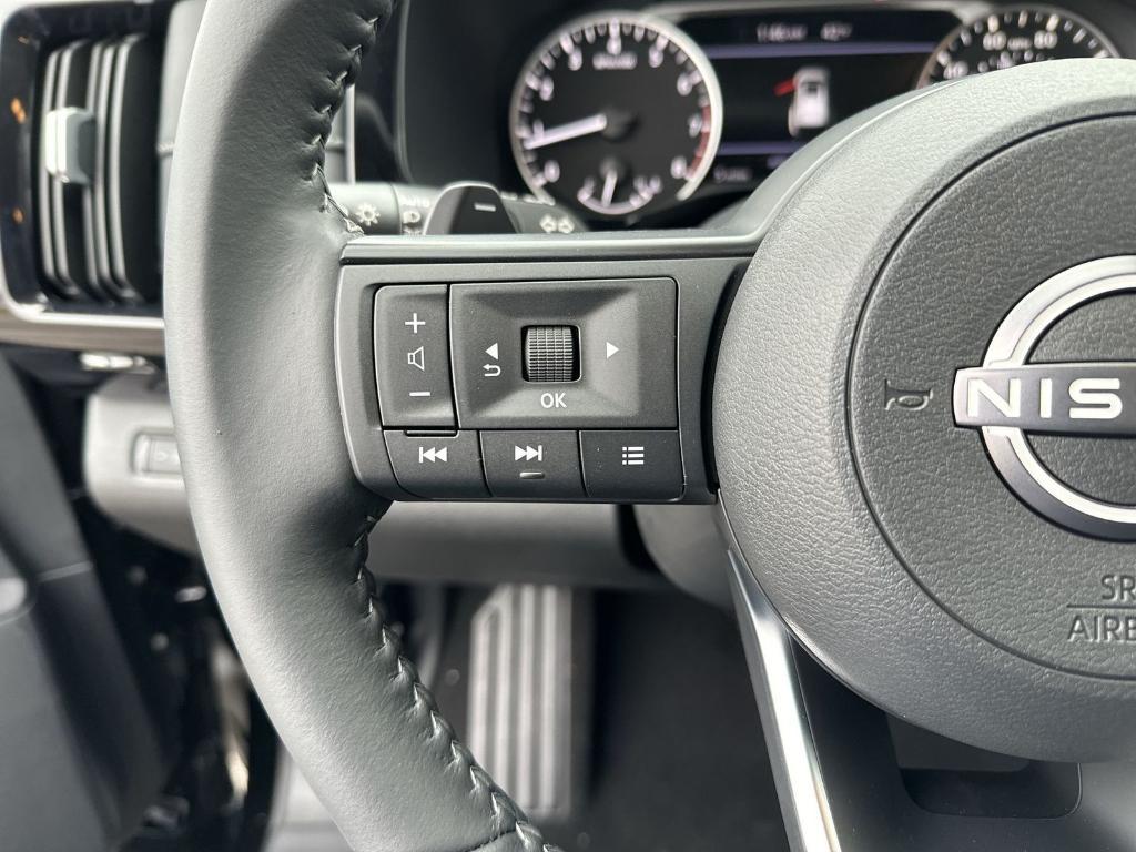 new 2025 Nissan Pathfinder car, priced at $32,775