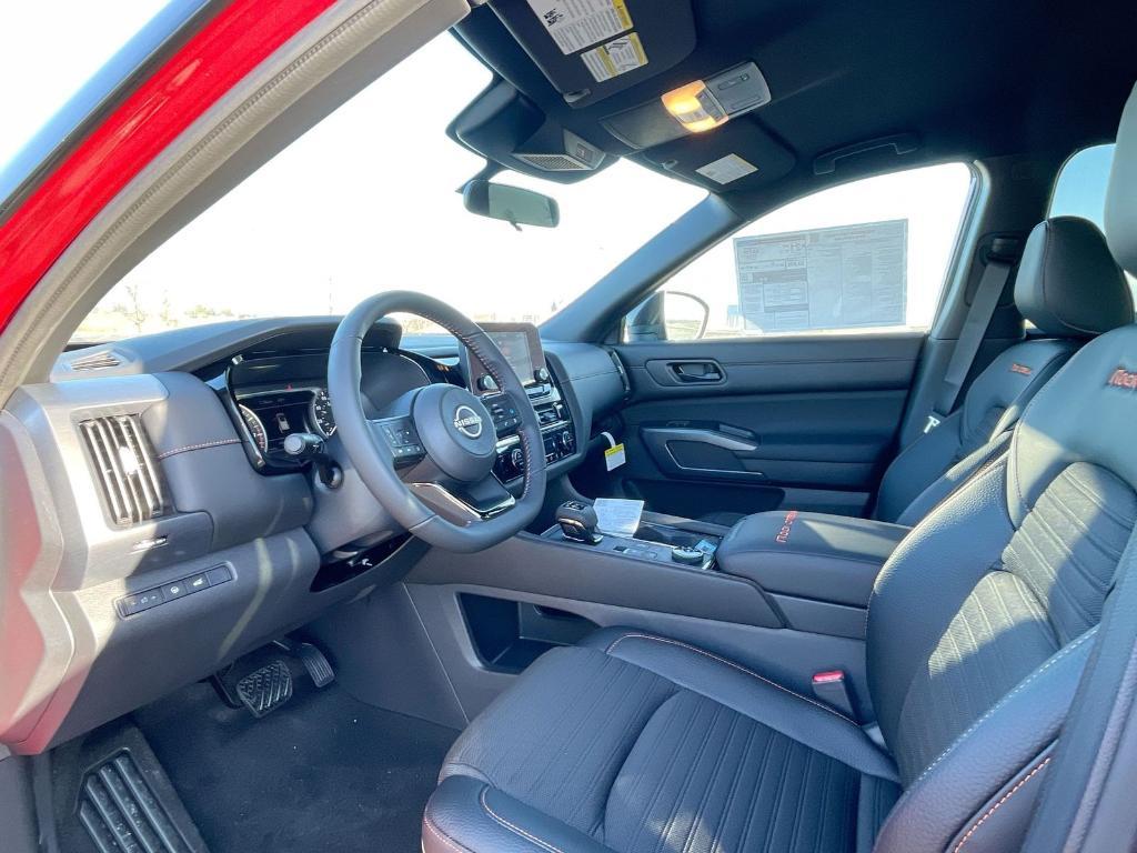 new 2025 Nissan Pathfinder car, priced at $41,017