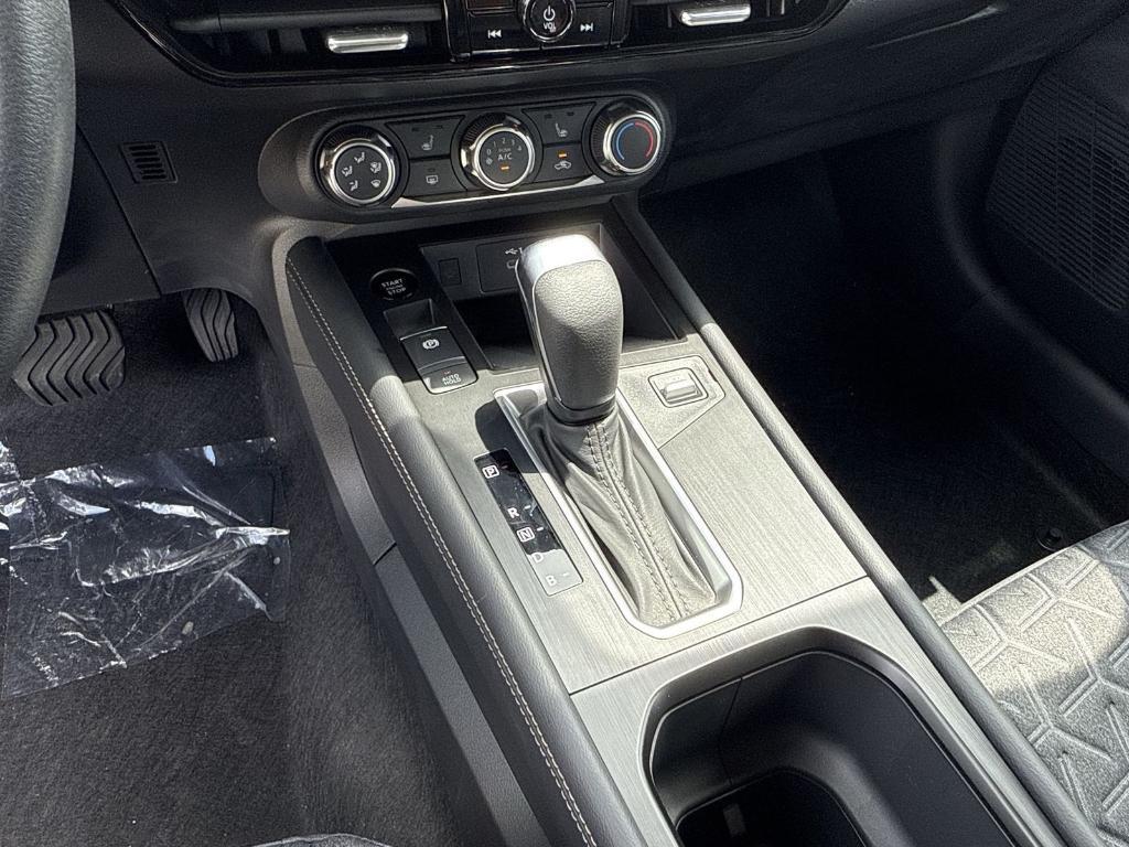 new 2025 Nissan Kicks car, priced at $26,560