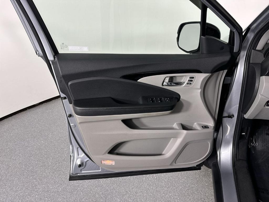 used 2020 Honda Pilot car, priced at $24,001