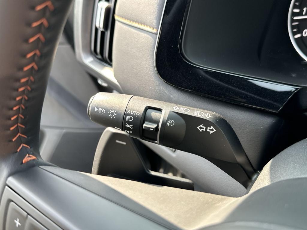 new 2025 Nissan Pathfinder car, priced at $37,243