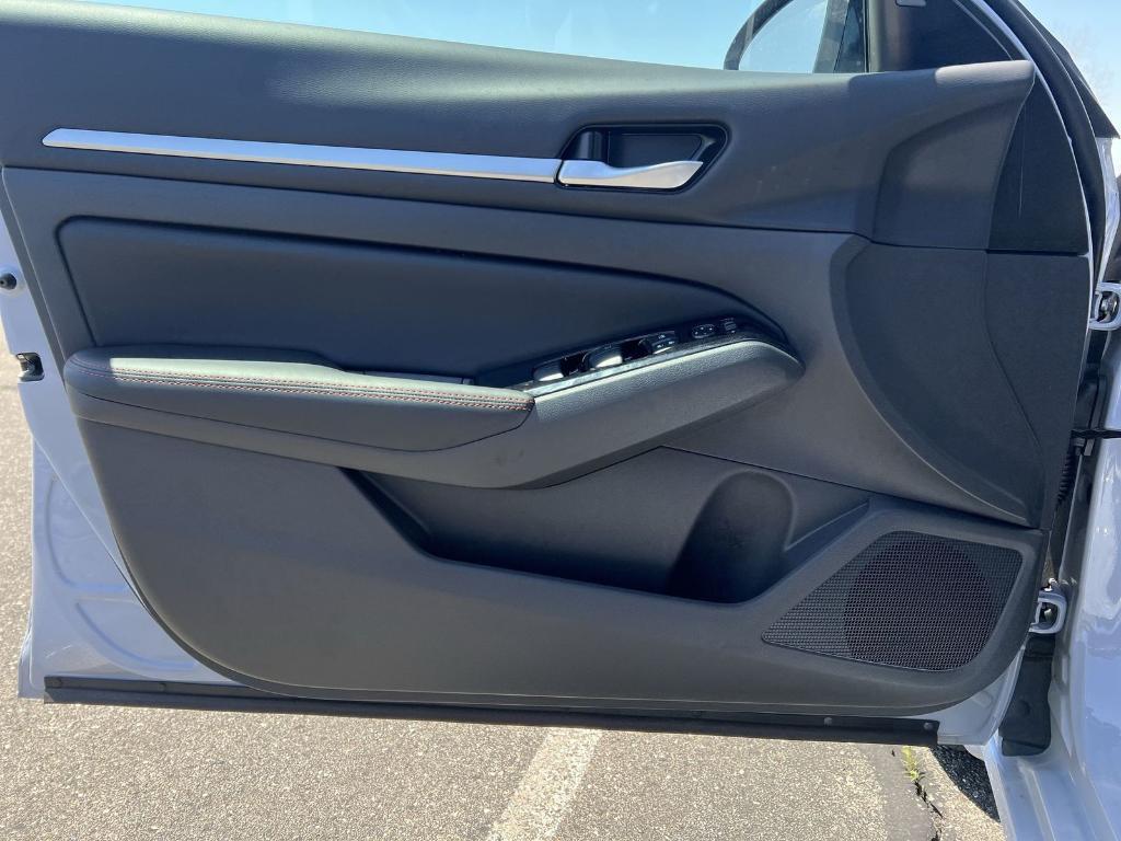 new 2025 Nissan Altima car, priced at $24,910