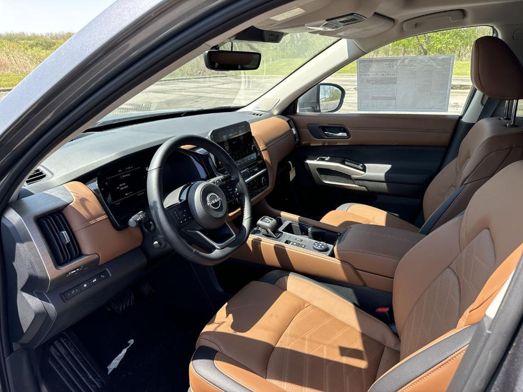 new 2025 Nissan Pathfinder car, priced at $44,666