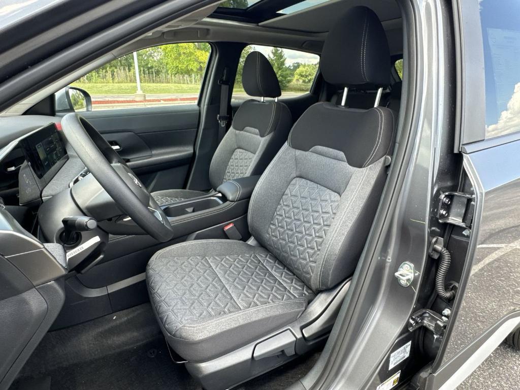 new 2025 Nissan Kicks car, priced at $24,900