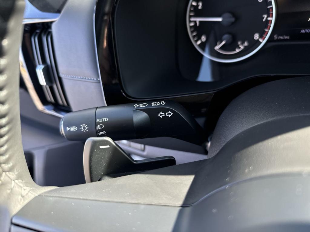 new 2025 Nissan Pathfinder car, priced at $33,225