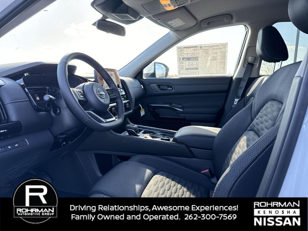 new 2025 Nissan Pathfinder car, priced at $33,225