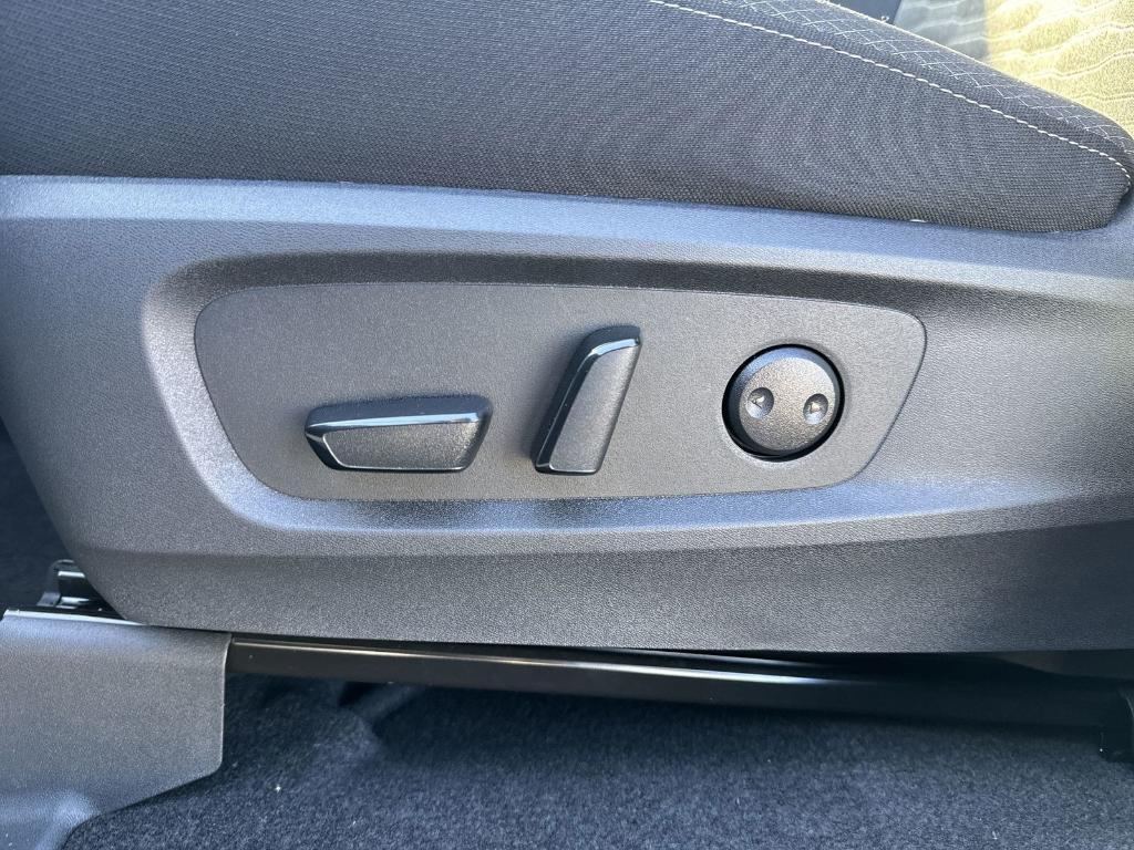 new 2025 Nissan Pathfinder car, priced at $33,225