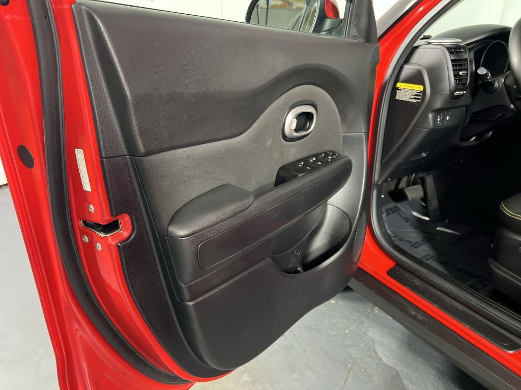 used 2016 Kia Soul car, priced at $8,919
