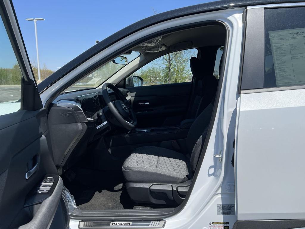 new 2025 Nissan Kicks car, priced at $28,625