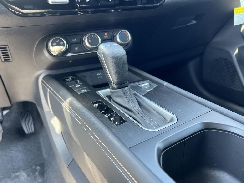new 2025 Nissan Kicks car, priced at $24,888