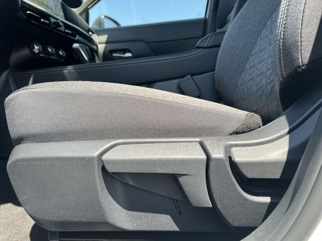 new 2025 Nissan Kicks car, priced at $28,625