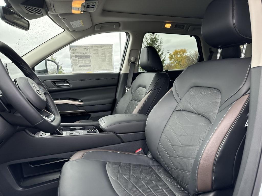 new 2025 Nissan Pathfinder car, priced at $44,131