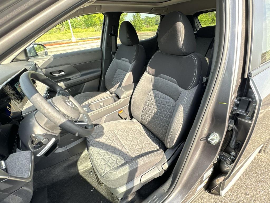 new 2025 Nissan Kicks car, priced at $24,991