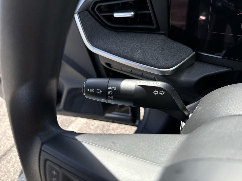 new 2025 Nissan Kicks car, priced at $25,081
