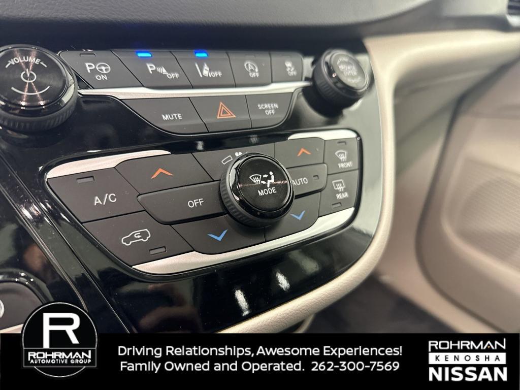 used 2019 Chrysler Pacifica car, priced at $17,323