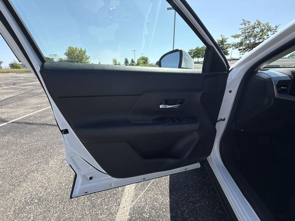 new 2025 Nissan Kicks car, priced at $28,860