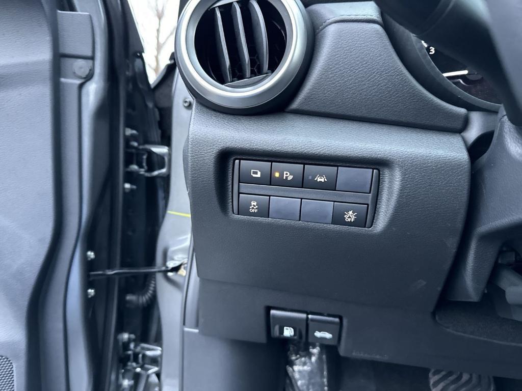 new 2025 Nissan Versa car, priced at $15,625